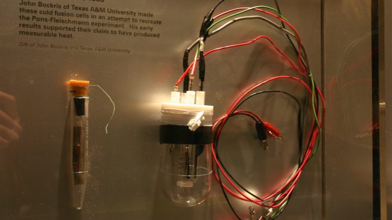 Texase A&M ülikoolis loodud külma tuumasünteesi seade.