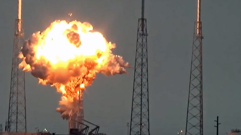ct-spacex-launch-explosion-florida-20160901.jpg