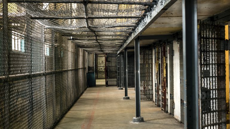 prison-1652896_1920.jpg