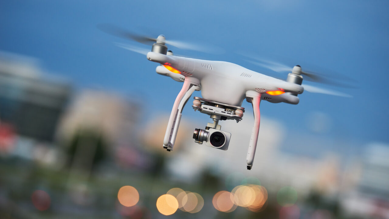 Uued reeglid: droonide lennutamine muutub vähem tülikamaks thumbnail