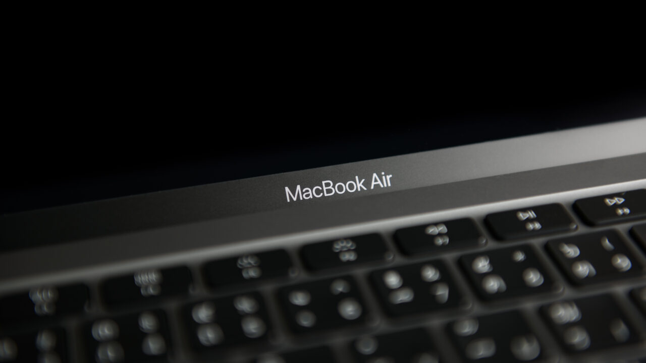 Gurman: Apple avalikustab 15-tollise MacBook Airi kuu aja pärast thumbnail